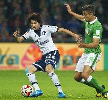 Uchida returns as Schalke beat Bremen in Bundesliga