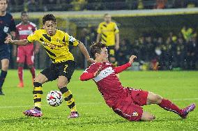 Dortmund's Kagawa faces Stuttgart's Sakai in Bundesliga