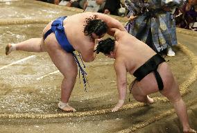 Ichinojo pulls off another upset at autumn sumo tournament