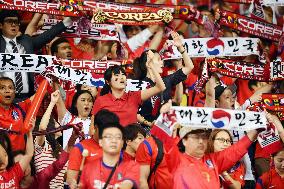 Champions Japan concede late penalty, KO'd by S. Korea