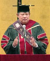 Indonesian president given honorary doctorate in Japan