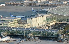 Hotel opens next to Haneda airport int'l terminal
