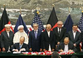 U.S., Afghanistan sign bilateral security accord
