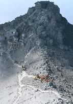 Search efforts resume in Mt. Ontake eruption