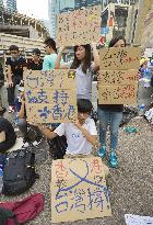 Taiwanese students back H.K.'s pro-democracy protests