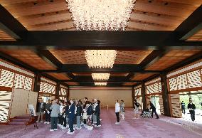 People have rare view of Imperial Palace hall