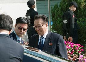 Senior N. Korea officials arrive in S. Korea