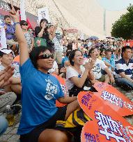 Pro-China rally held to oppose protests in Hong Kong