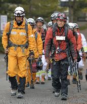 Rescue operations resumed in Mt. Ontake