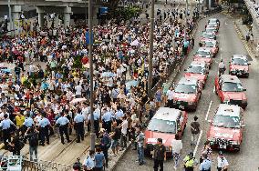 People against pro-democracy protests in H.K.