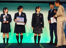 Fukushima students awarded for film about balloon bombs aimed at U.S.