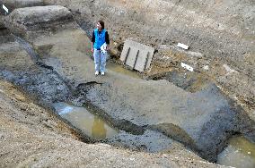 Ruins of 'checkerboard moat' unearthed at Matsue Castle