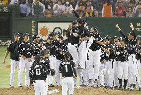 Tigers advance to Japan Series