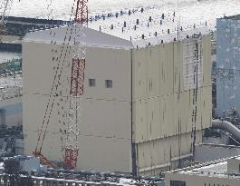 Demolition of reactor building cover starts