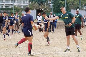 S. African rugby players coach Japan's high schoolers