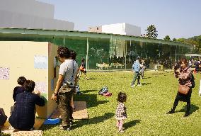 Visitors enjoy modern museum in Kanazawa