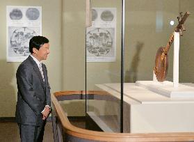Crown prince visits Shosoin treasure house exhibition