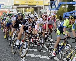 Cyclists in main race of Criterium de Saitama