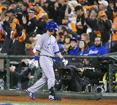 Giants even World Series with comeback win over Royals