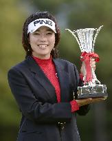 Oyama wins Masters GC Ladies golf tournament