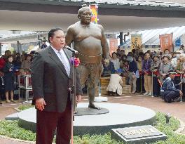 Bronze statue of ex-ozeki Kaio unveiled in hometown