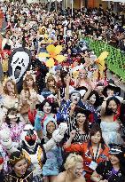 2,500 people take part in Kawasaki Halloween Parade