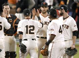 Giants beat Royals in World Series Game 5