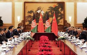 Chinese Pres. Xi meets with Afghan Pres. Ghani