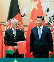 Chinese Pres. Xi meets with Afghan Pres. Ghani