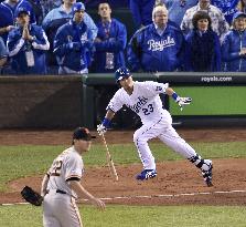 Royals crush Giants in World Series Game 6