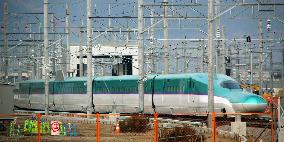 Train for Hokkaido Shinkansen bullet line unveiled