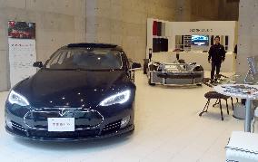 Tesla Motors opens temporary showroom in Osaka