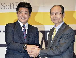 Softbank Hawks unveil new manager Kudo