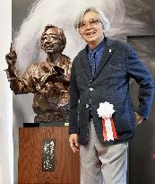 Film director Yamada's bust unveiled at museum
