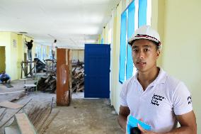 Japanese NPO member works in typhoon-hit Philippine town