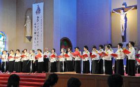 Nagasaki A-bomb survivor choir holds 10th anniv. concert