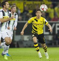Dortmund's Kagawa plays against Borussia MG