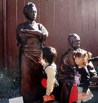 Statue of Sakamoto Ryoma's sister built in hometown
