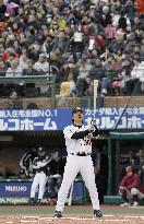Matsui plays in Giants-Tigers old timers' game