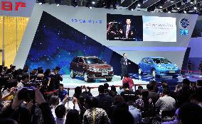 Nissan exhibits new models at China int'l motor show