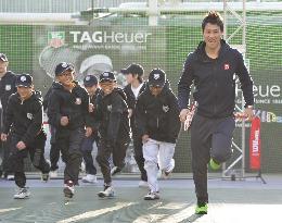 Nishikori runs with Fukushima children in event