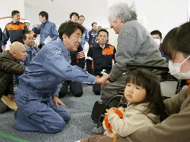 Abe surveys damage from earthquake in northern Nagano