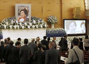 400 say goodbye to ex-lower house speaker Doi