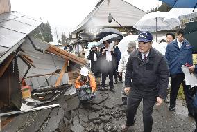 DPJ's Kaieda visits quake-hit Nagano