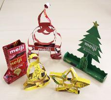 Package craftwork for Christmas decorations