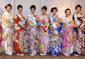 Tokyo woman named '2015 Miss Sake' at contest