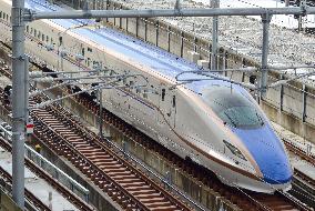 Test runs start on Hokuriku Shinkansen bullet train line