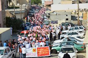 Shiite Bahrainis call boycott in elections