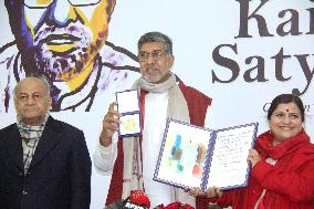 Indian Nobel laureate returns home