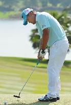 Japan's Oda putts in final round of Thailand Golf C'ship